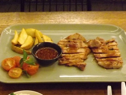 ステーキ・ラオ（豚のあぶり焼き）